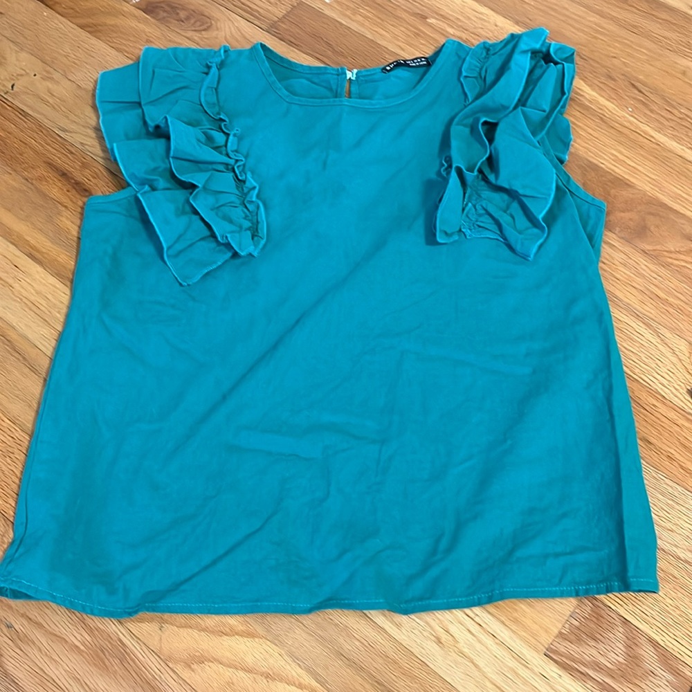 SHEIN ruffled sleeve top